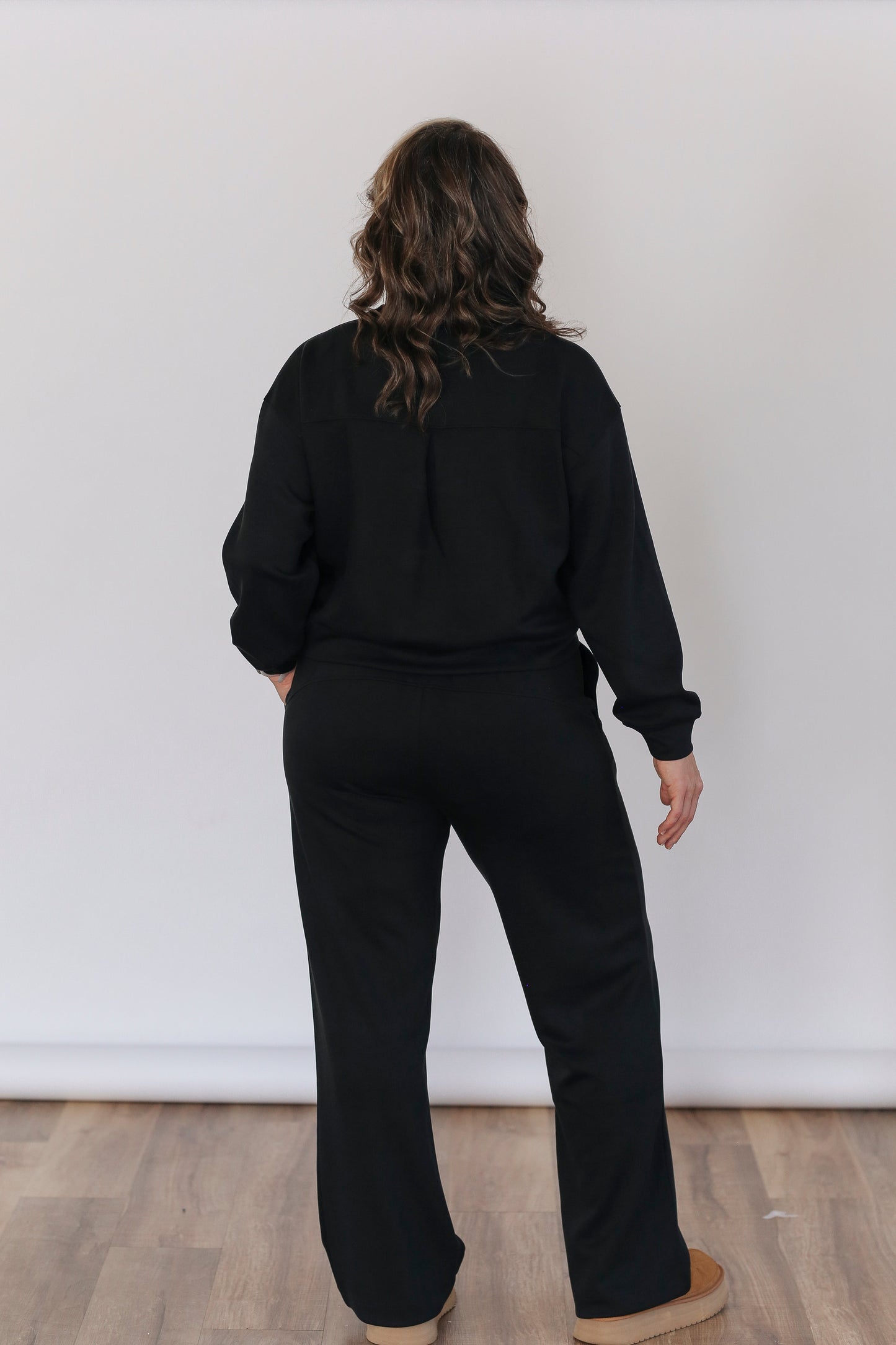 Movemama Luxe Nursing Lounge Crewneck