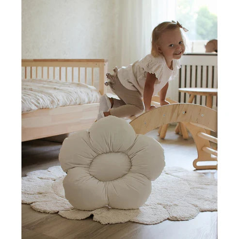Nattiot Gabrielle Round Washable Cotton Children's Bedroom Rug with 'Petals' Finish