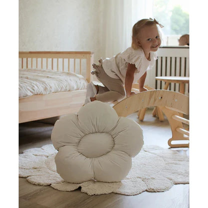 Nattiot Gabrielle Round Washable Cotton Children's Bedroom Rug with 'Petals' Finish