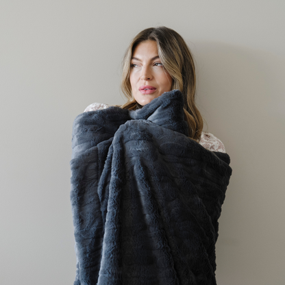 Saranoni Patterned Faux Fur XL Throw Blankets