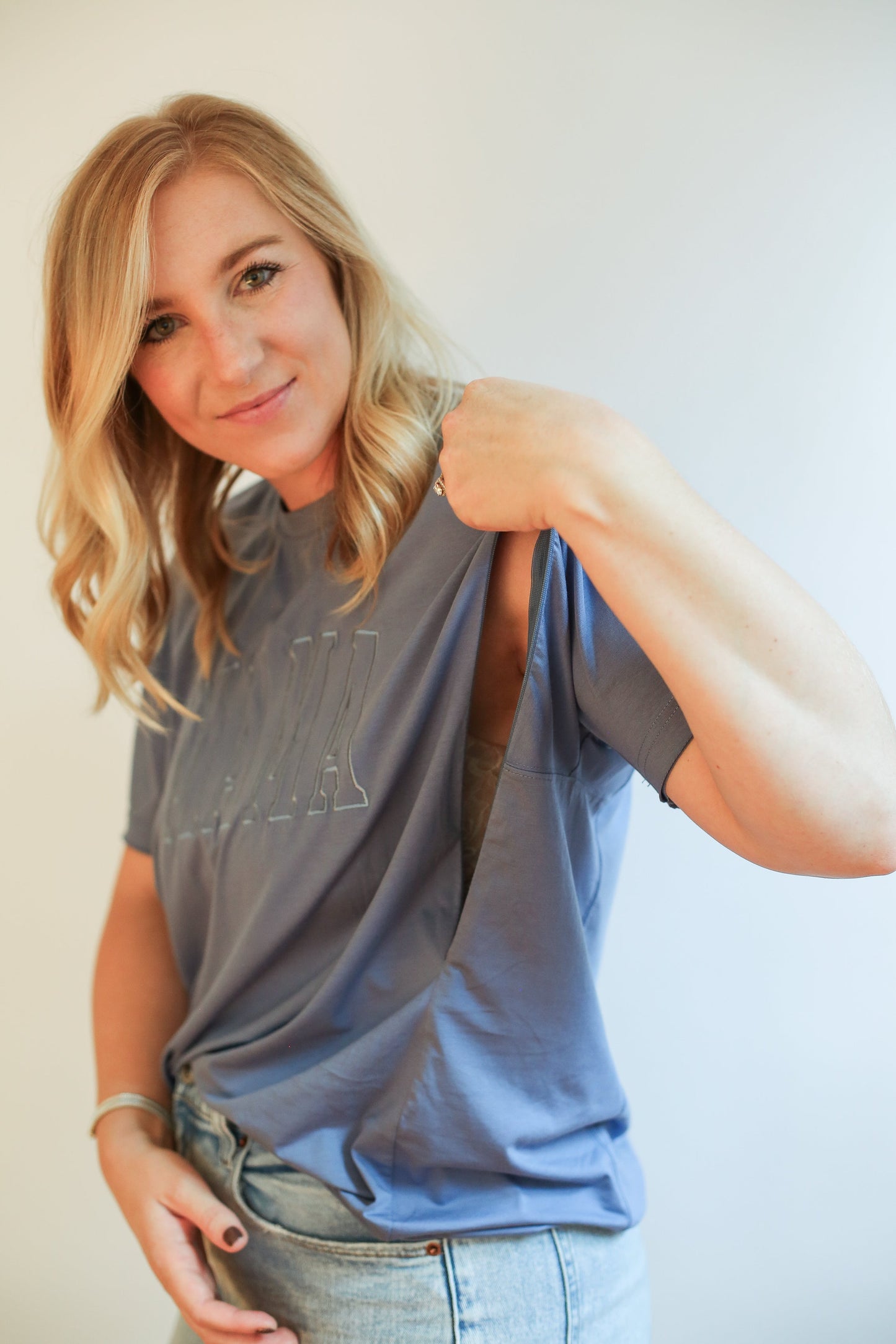 Movemama Relaxed Fit Zip Breastfeeding Tee