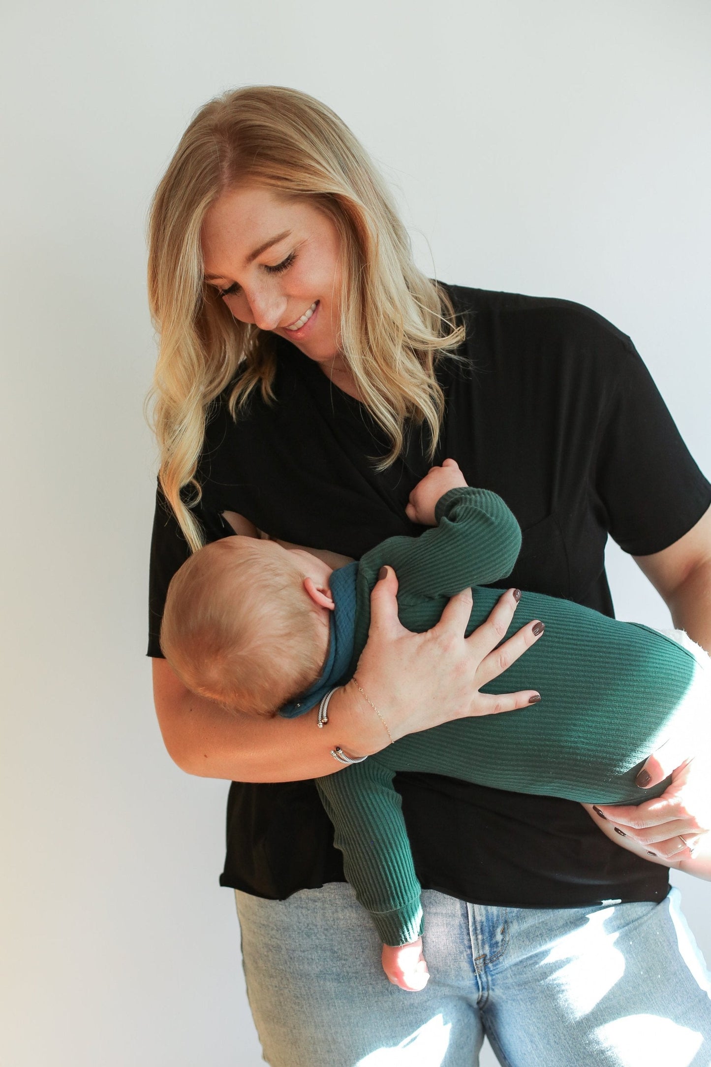Movemama Relaxed Fit Zip Breastfeeding Tee