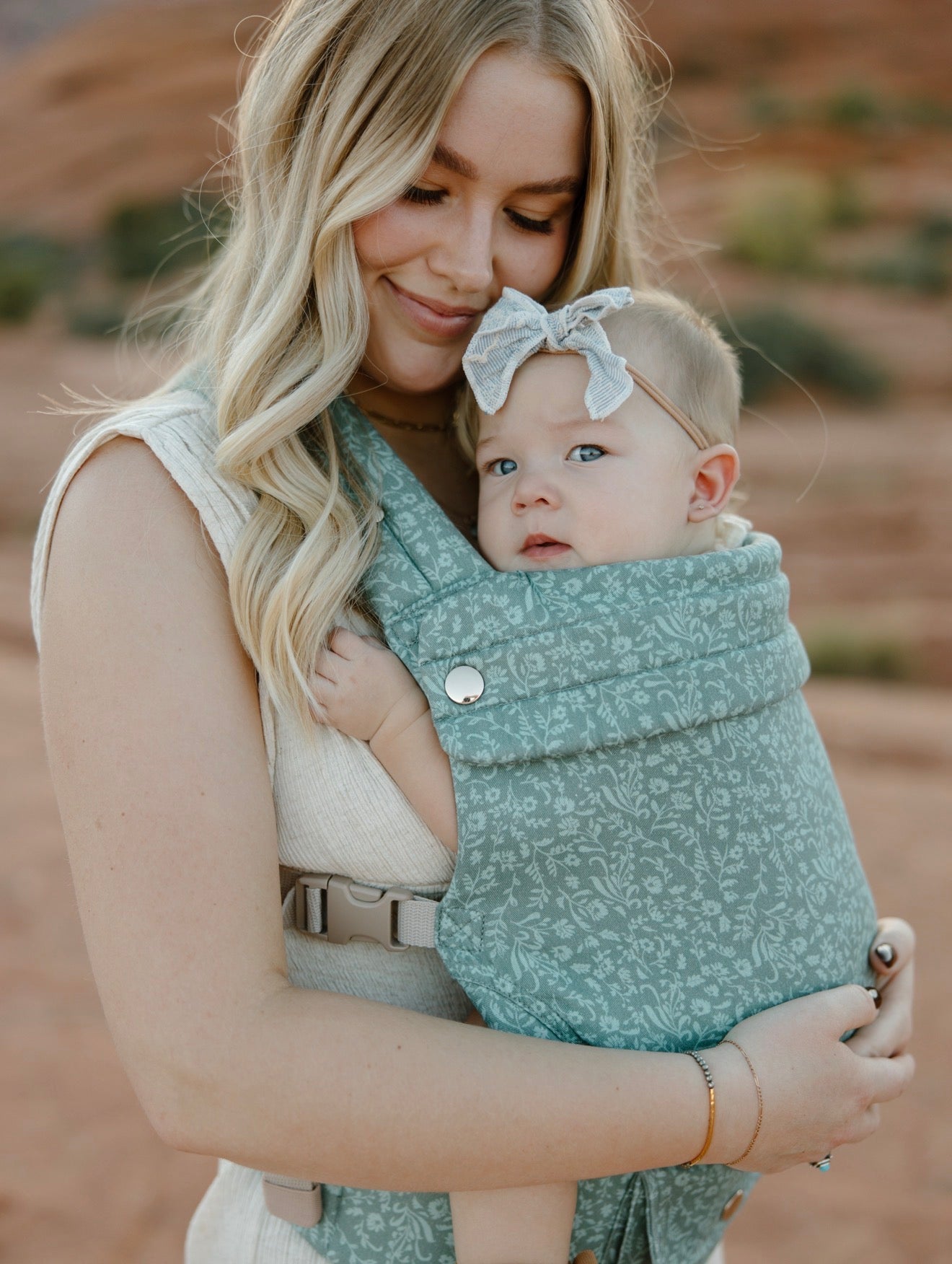 Coco Carriers Coco Bloom – Baby Carrier With A Pocket