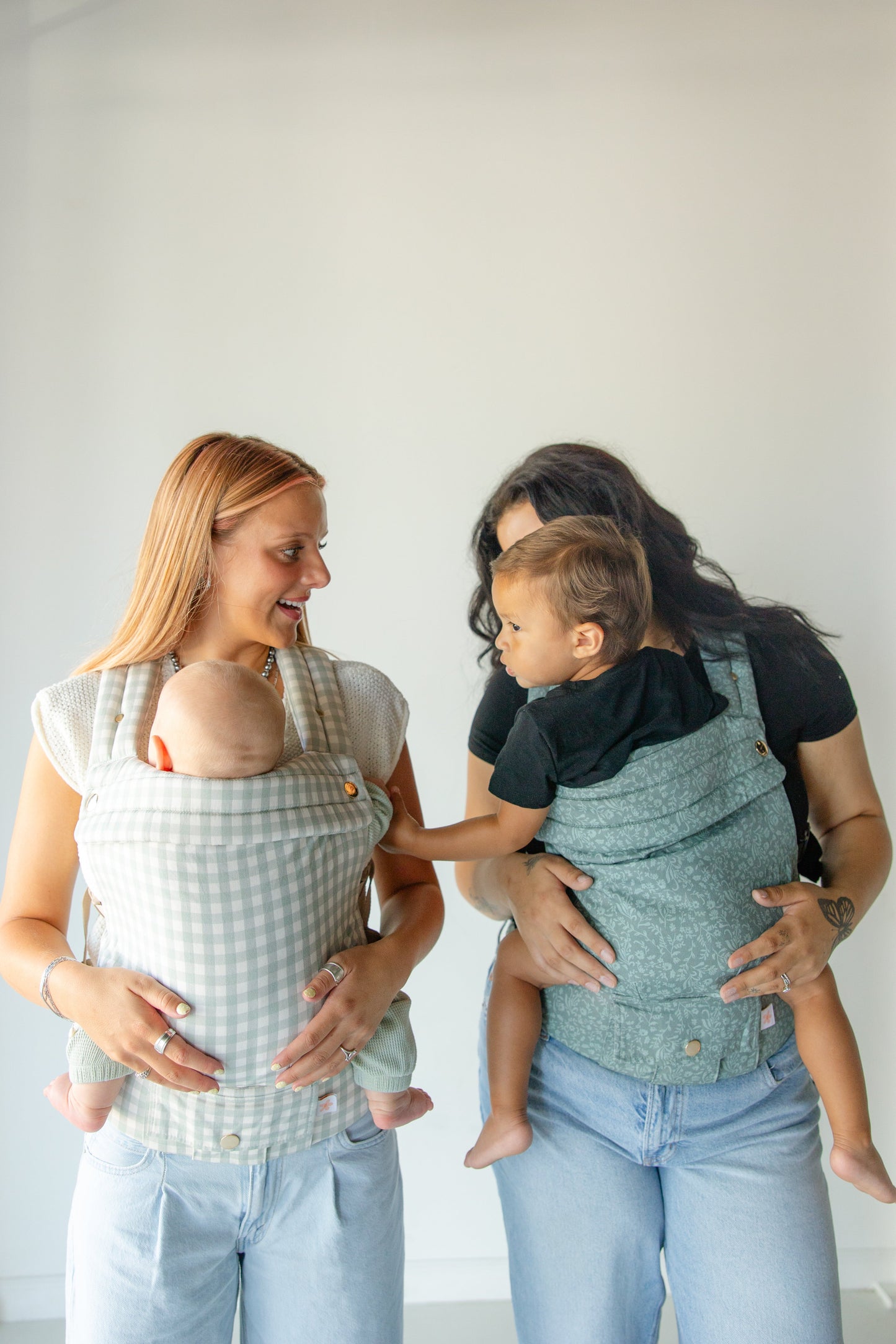 Coco Carriers Coco Bloom – Baby Carrier With A Pocket