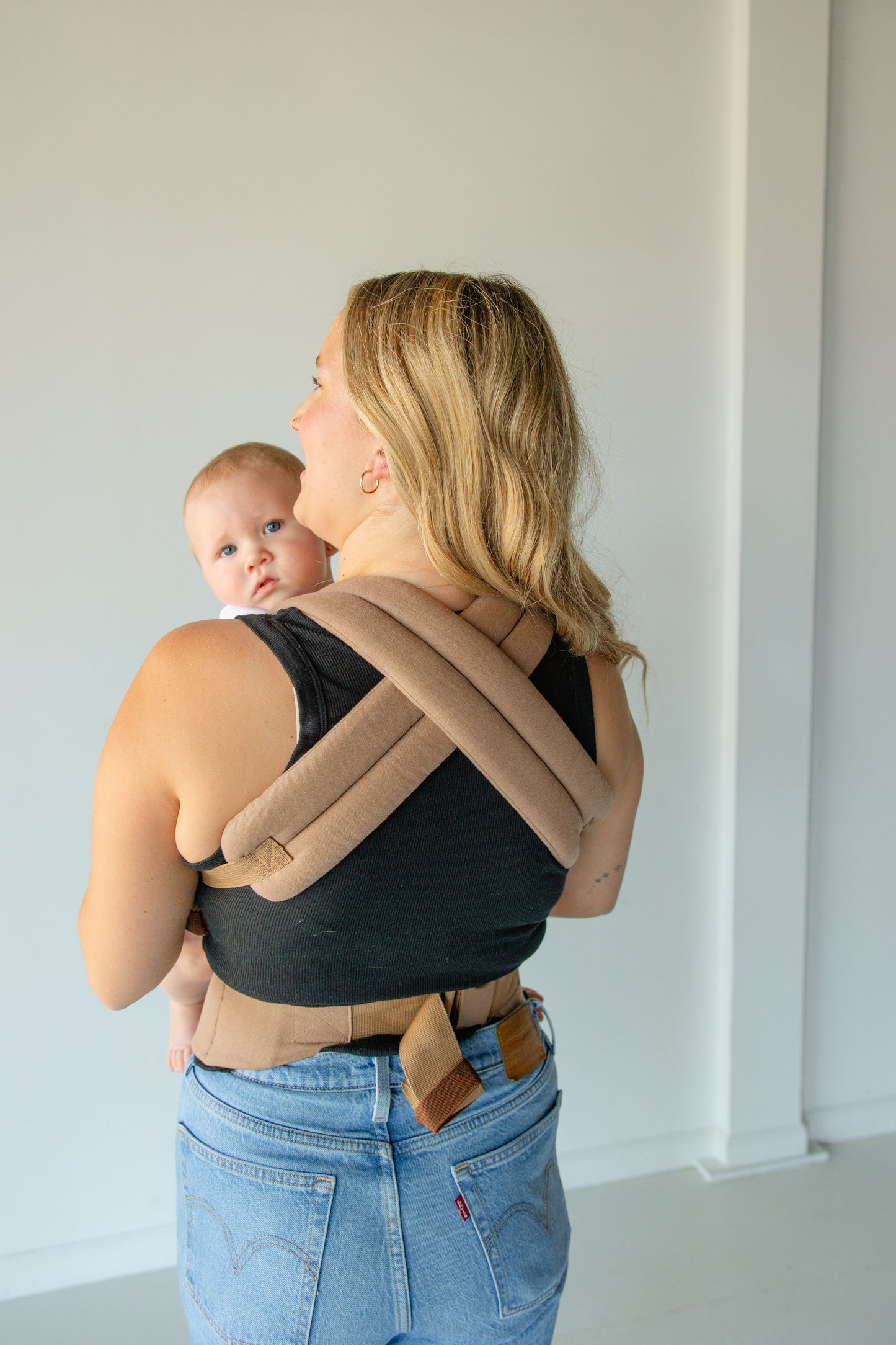 Coco Carriers Coco Desert - Baby Carrier With A Pocket