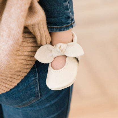 Freshly Picked Birch Knotted Bow Baby Shoe