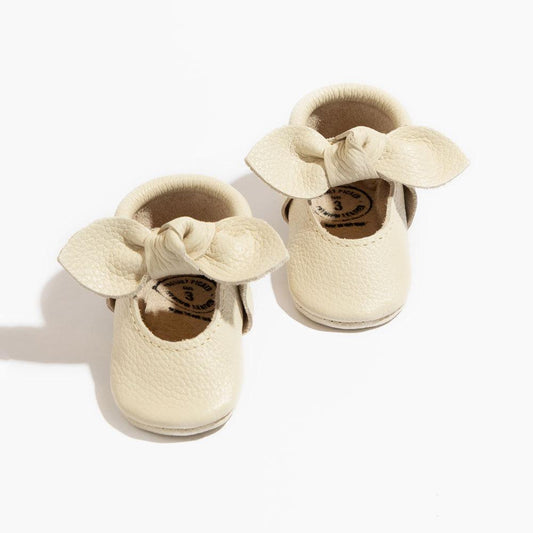 Freshly Picked Birch Knotted Bow Baby Shoe