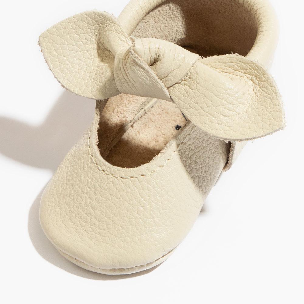 Freshly Picked Birch Knotted Bow Baby Shoe