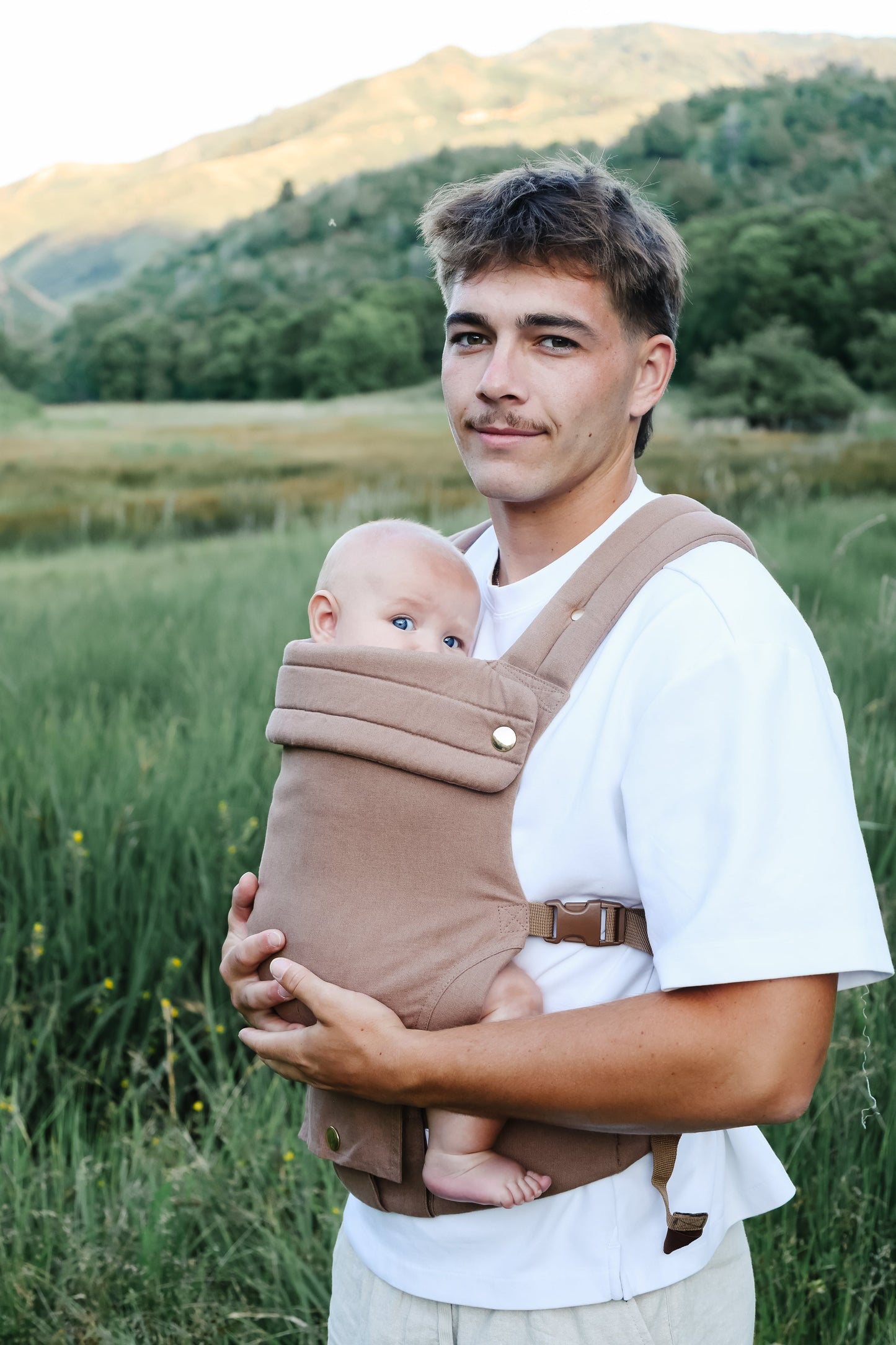 Coco Carriers Coco Desert - Baby Carrier With A Pocket