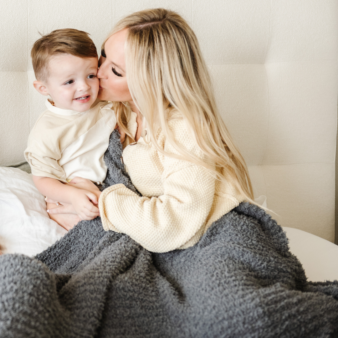 Saranoni Ribbed Bamboni® Throw Blankets