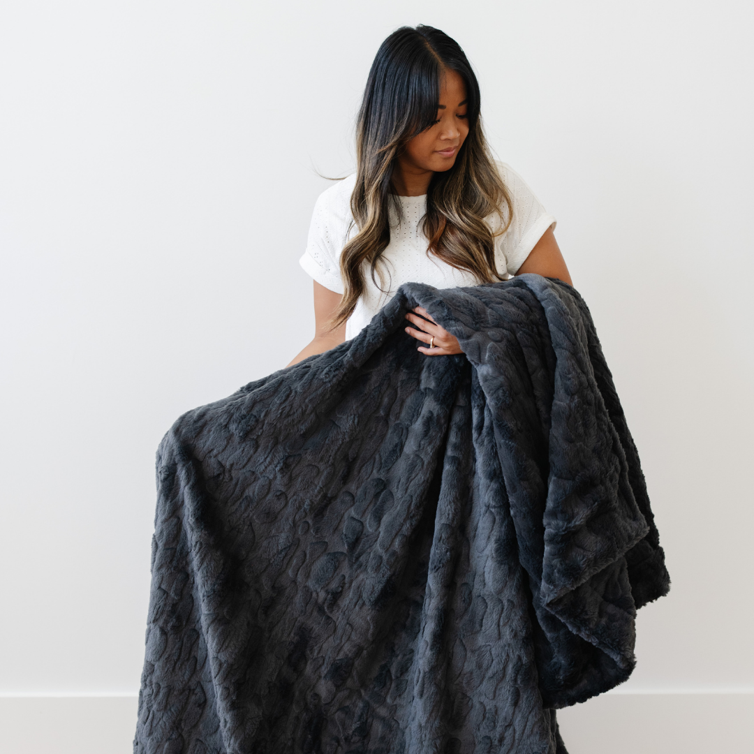 Saranoni Patterned Faux Fur XL Throw Blankets