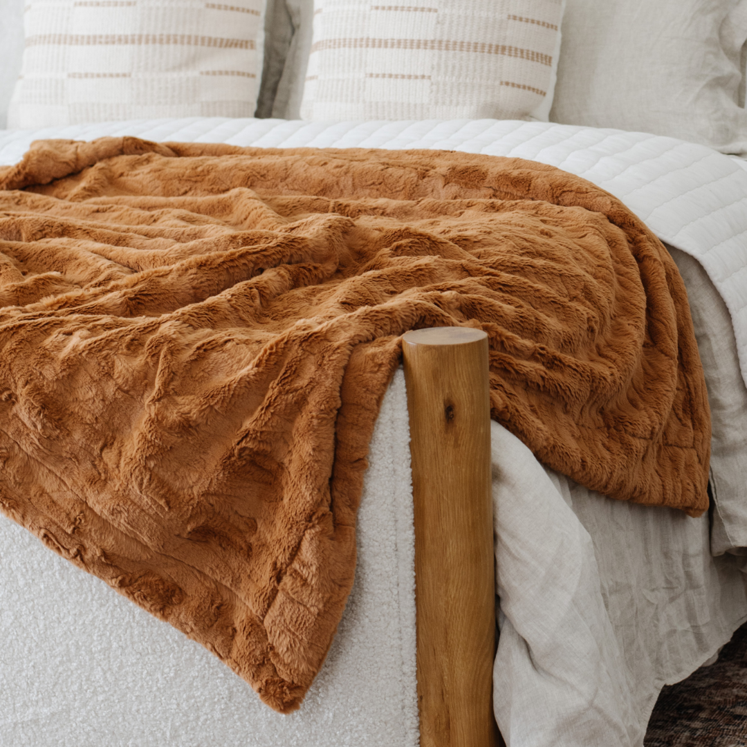 Saranoni Patterned Faux Fur XL Throw Blankets