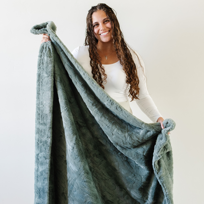 Saranoni Patterned Faux Fur XL Throw Blankets