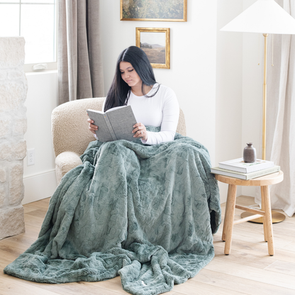 Saranoni Patterned Faux Fur XL Throw Blankets