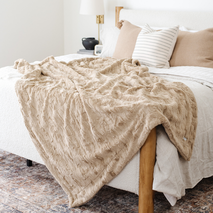 Saranoni Patterned Faux Fur XL Throw Blankets