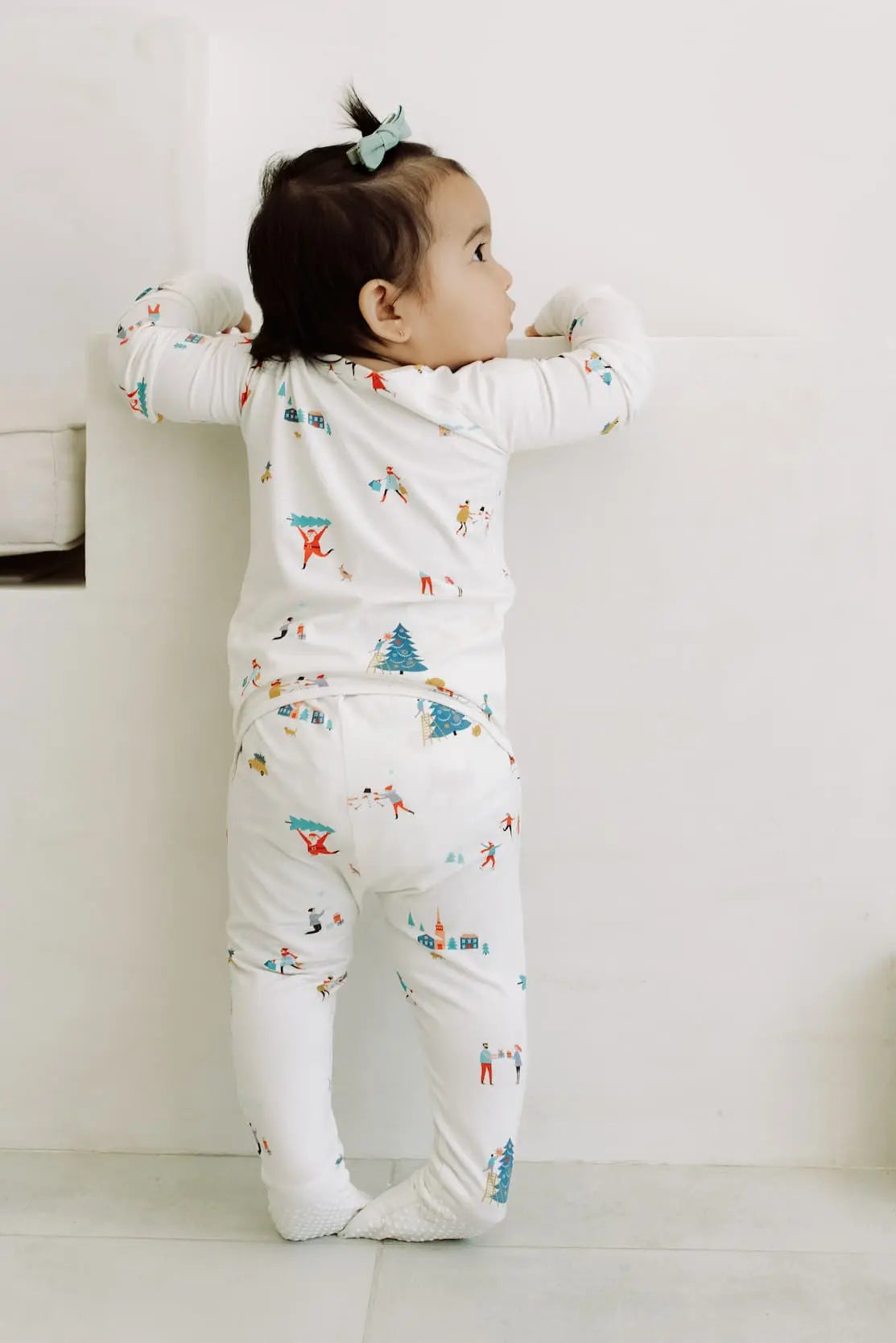 LURE Peek-a-Boo Baby Sleeper Winter Whispers