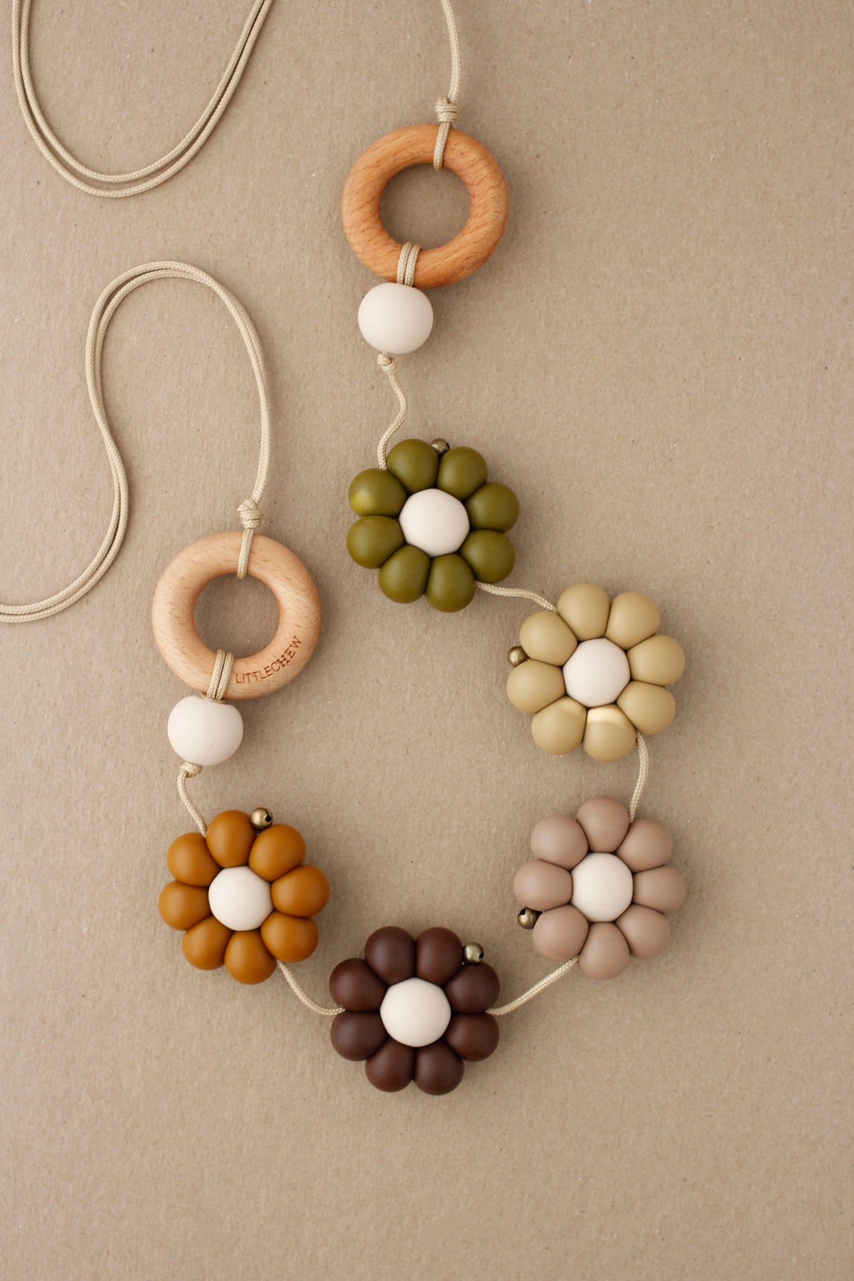 littleCHEW Pram Garland - Daisy | Ainsley