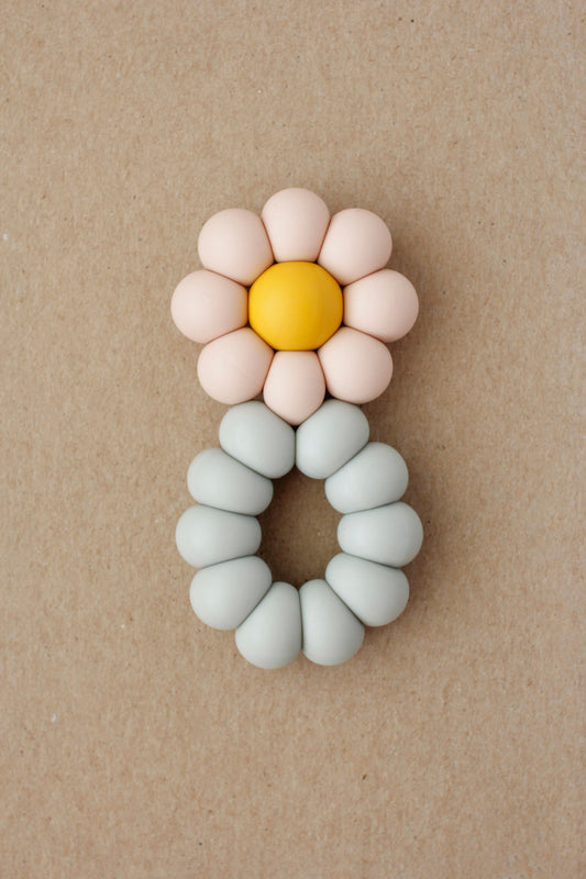 littleCHEW Freezer Teether - Chamomile | Blush