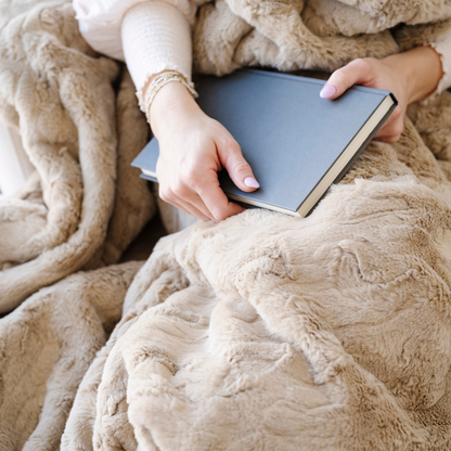 Saranoni Patterned Faux Fur XL Throw Blankets