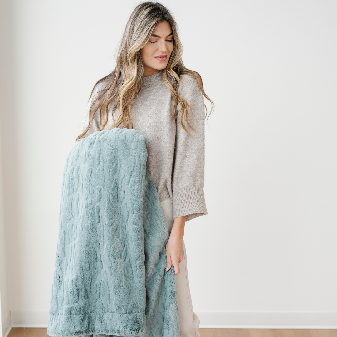 Saranoni Patterned Faux Fur XL Throw Blankets