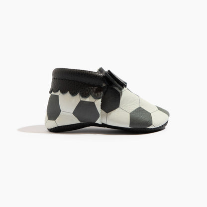 Freshly Picked Playmaker Bow Baby Shoe