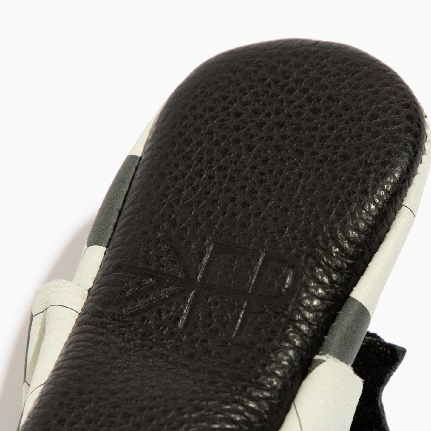 Freshly Picked Playmaker Bow Baby Shoe