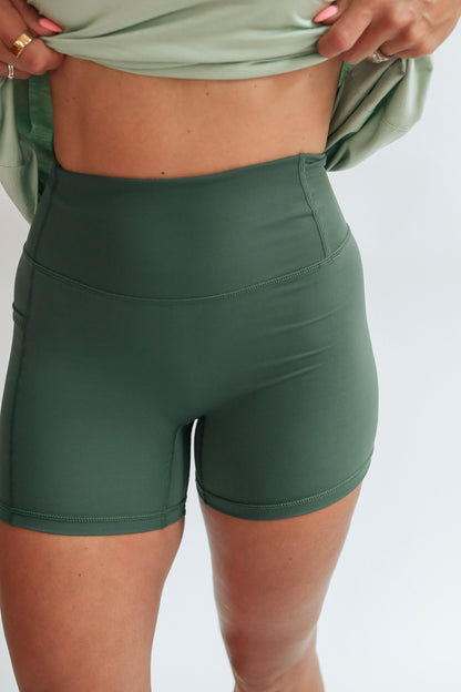 Movemama The Courtside Bike Shorts with Pocket – 4.5 inch inseam