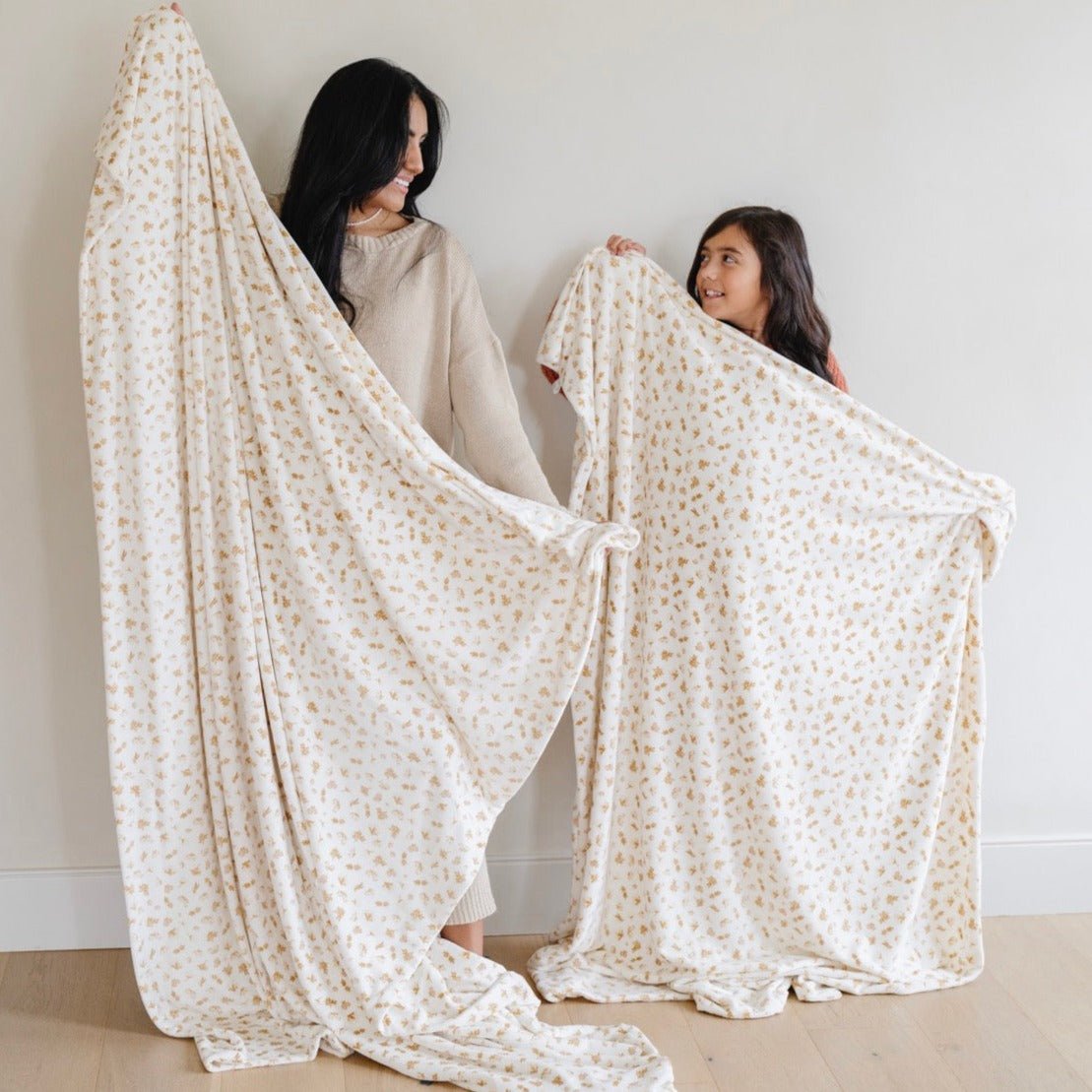 Saranoni Minky Stretch XL Throw Blankets