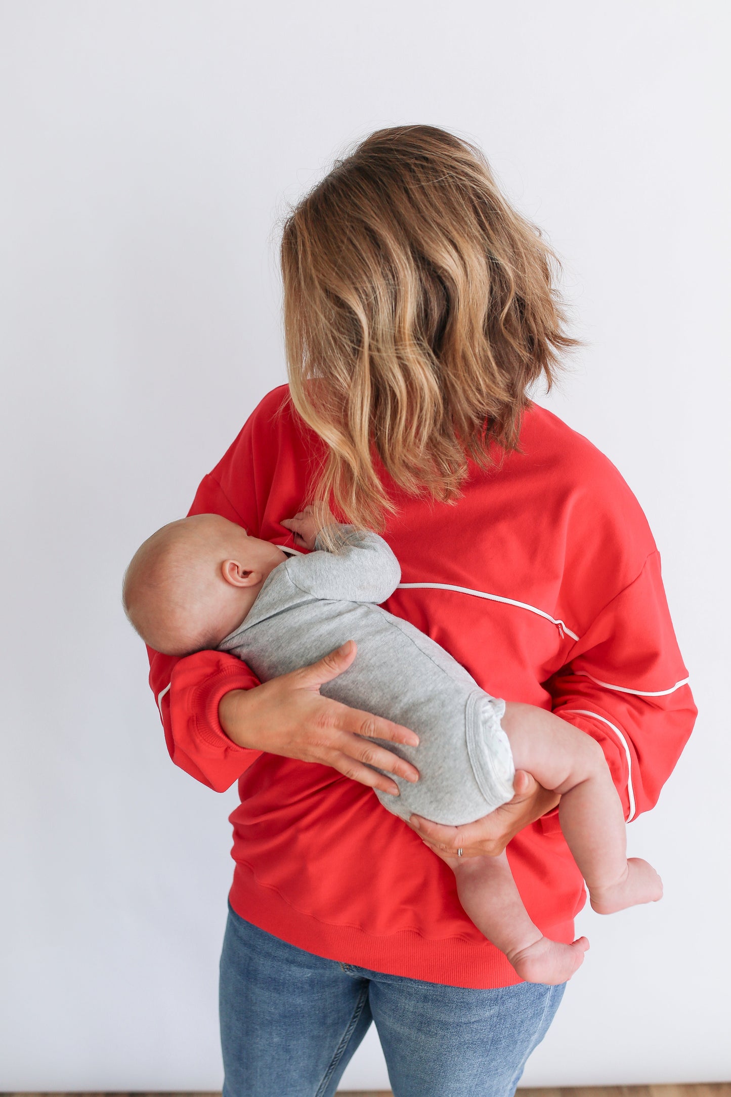 Movemama x NUULY Relaxed Fit Invisible Zipper Breastfeeding Sweatshirt with Piping