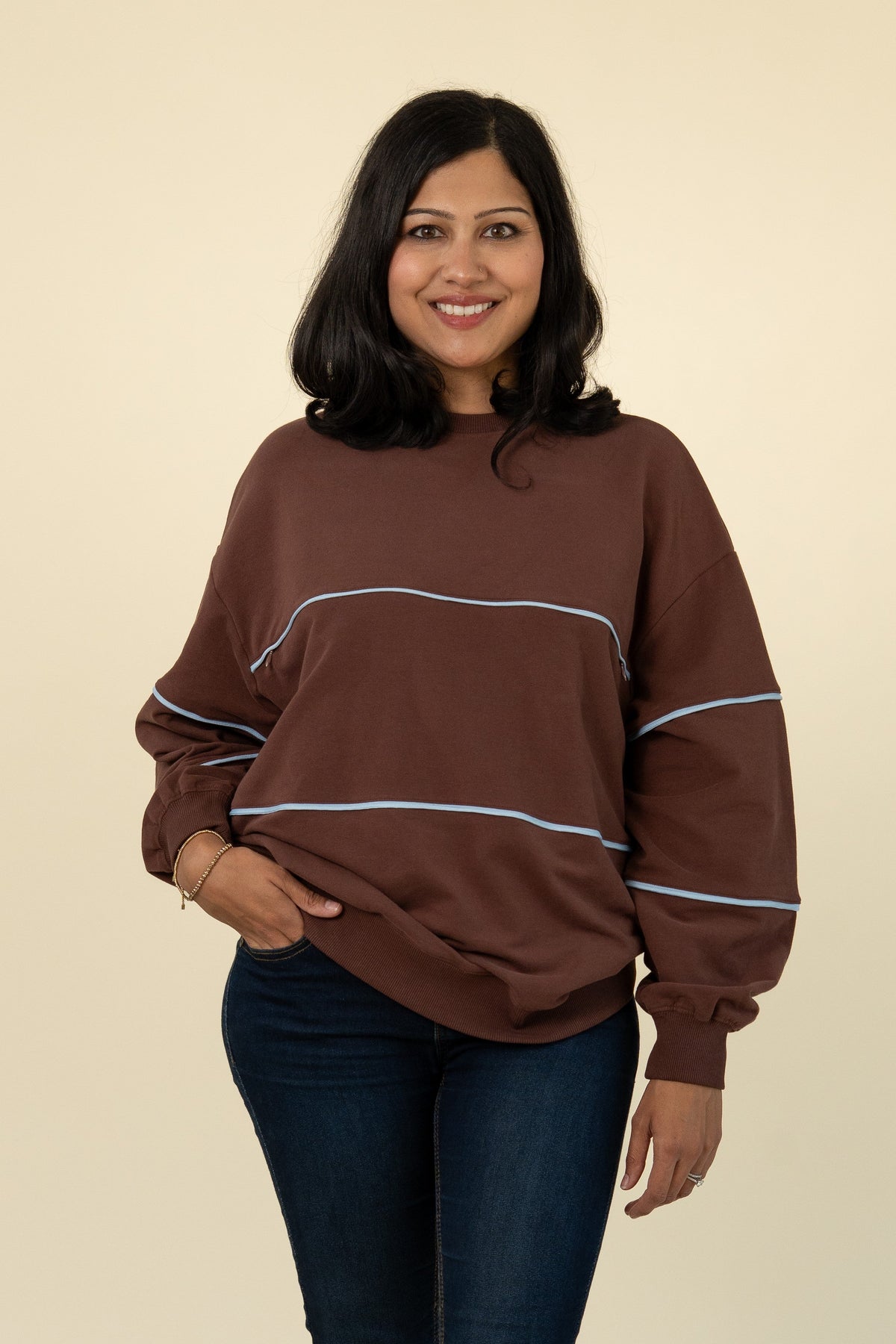 Movemama Relaxed Fit Invisible Zipper Breastfeeding Sweatshirt with Piping
