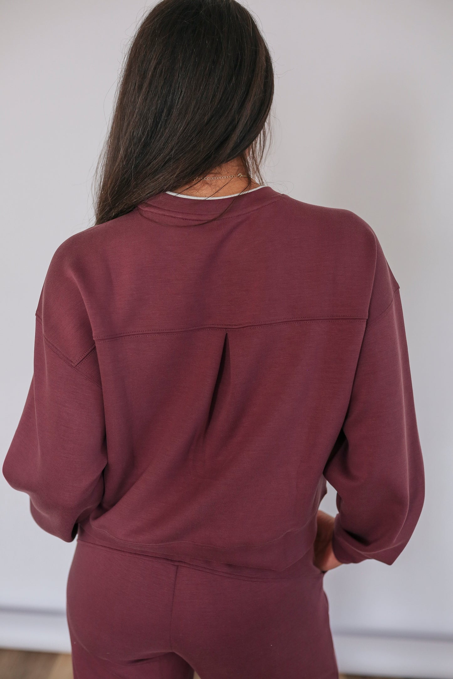 Movemama Luxe Nursing Lounge Crewneck
