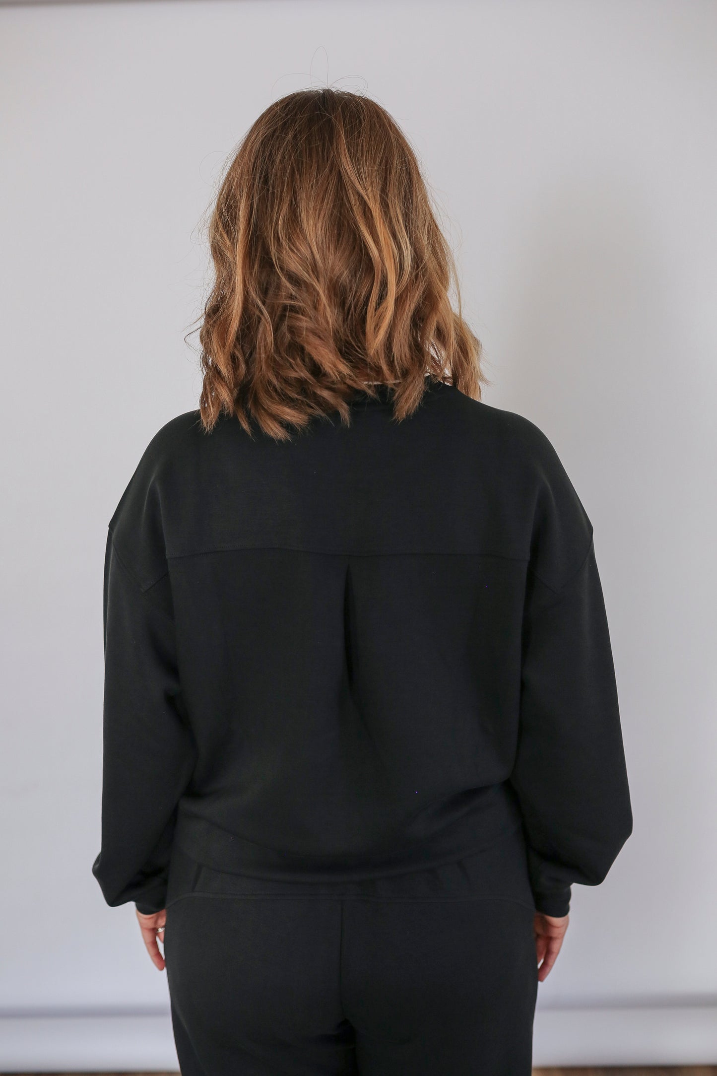 Movemama Luxe Nursing Lounge Crewneck
