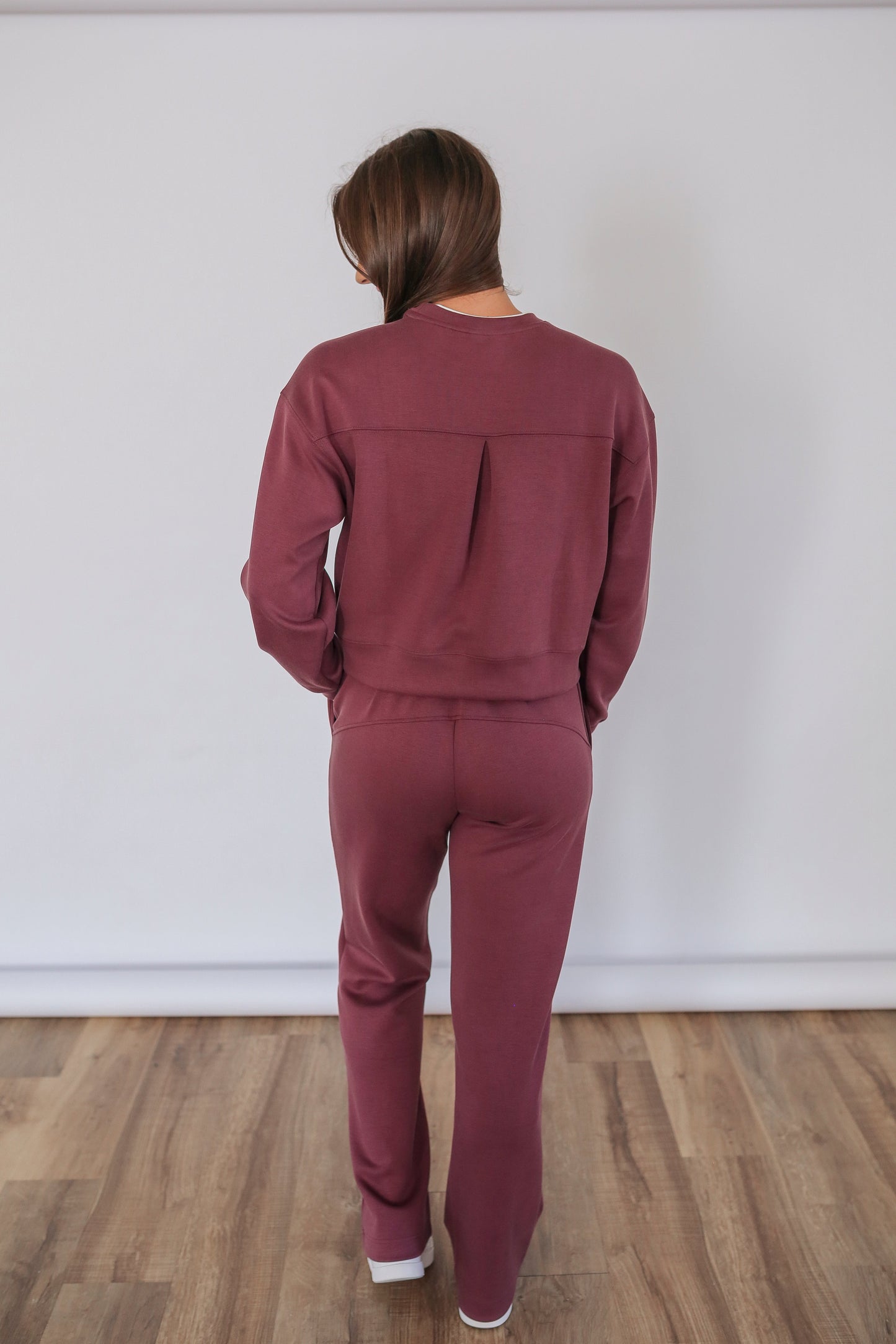 Movemama Luxe Nursing Lounge Crewneck
