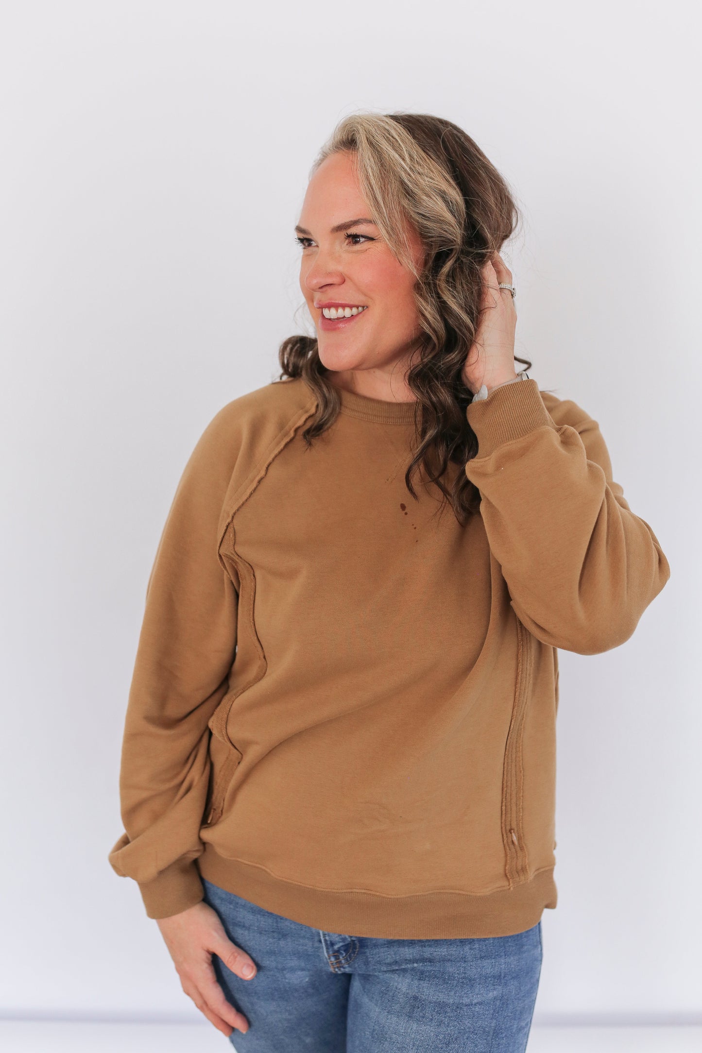 Movemama Big Hug Vertical Zip Breastfeeding Crewneck
