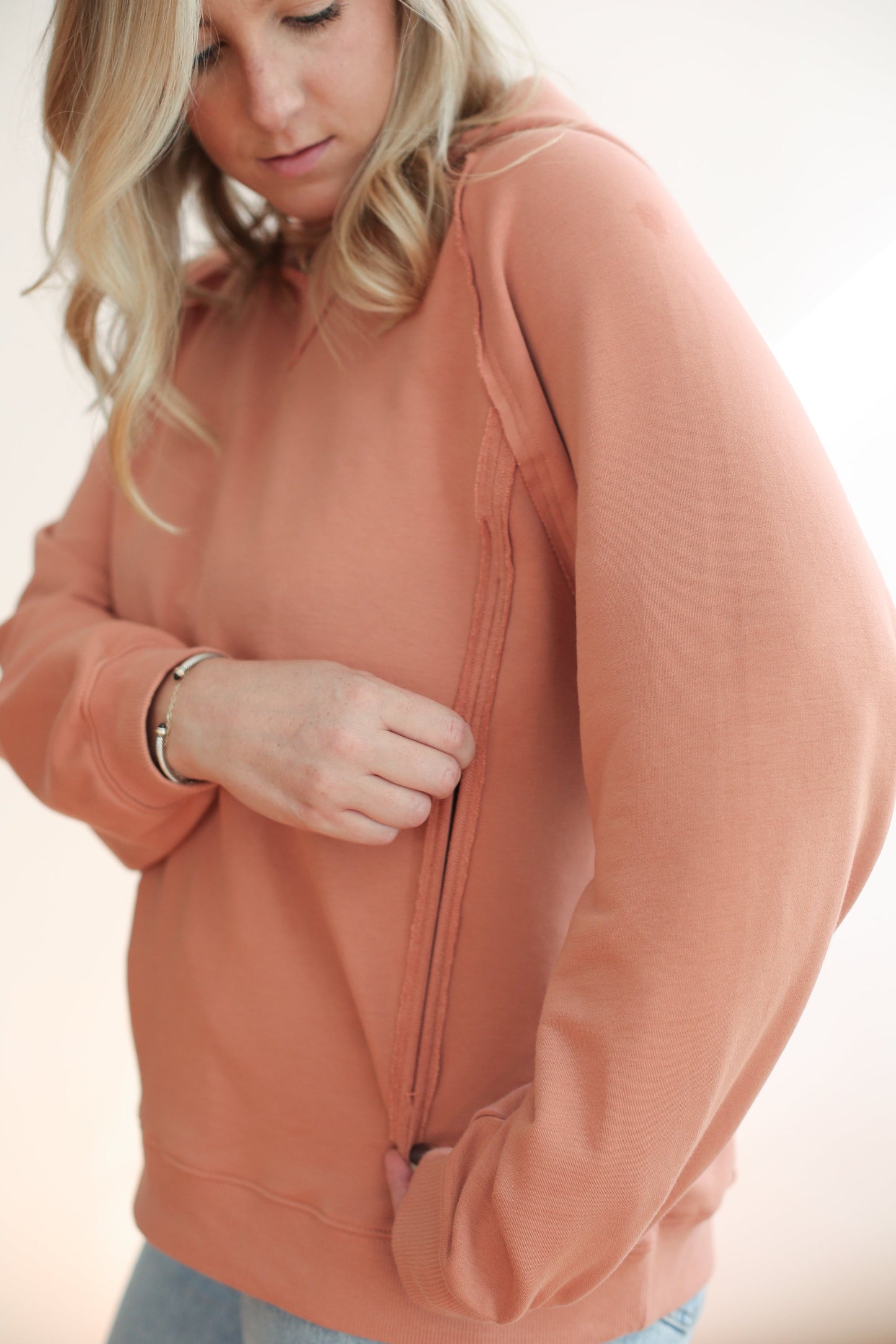 Movemama Big Hug Vertical Zip Breastfeeding Hoodie