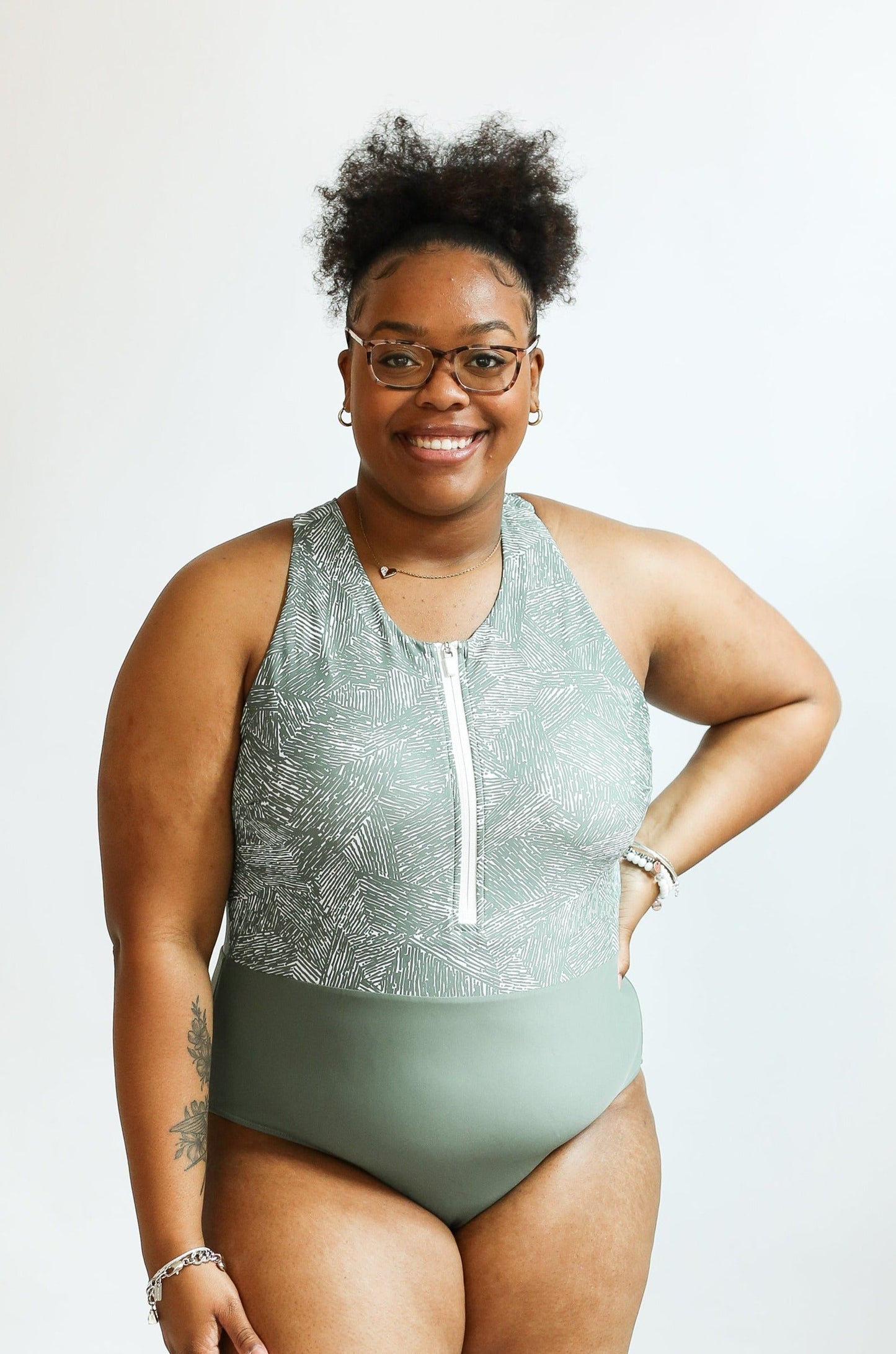 Movemama One Piece Zip Up Breastfeeding Swimsuit