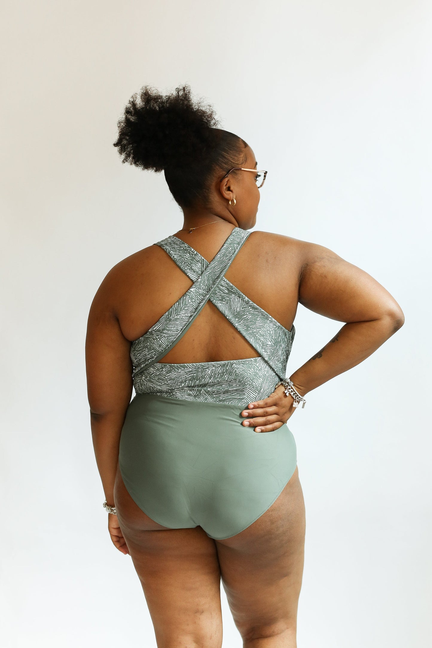 Movemama One Piece Zip Up Breastfeeding Swimsuit
