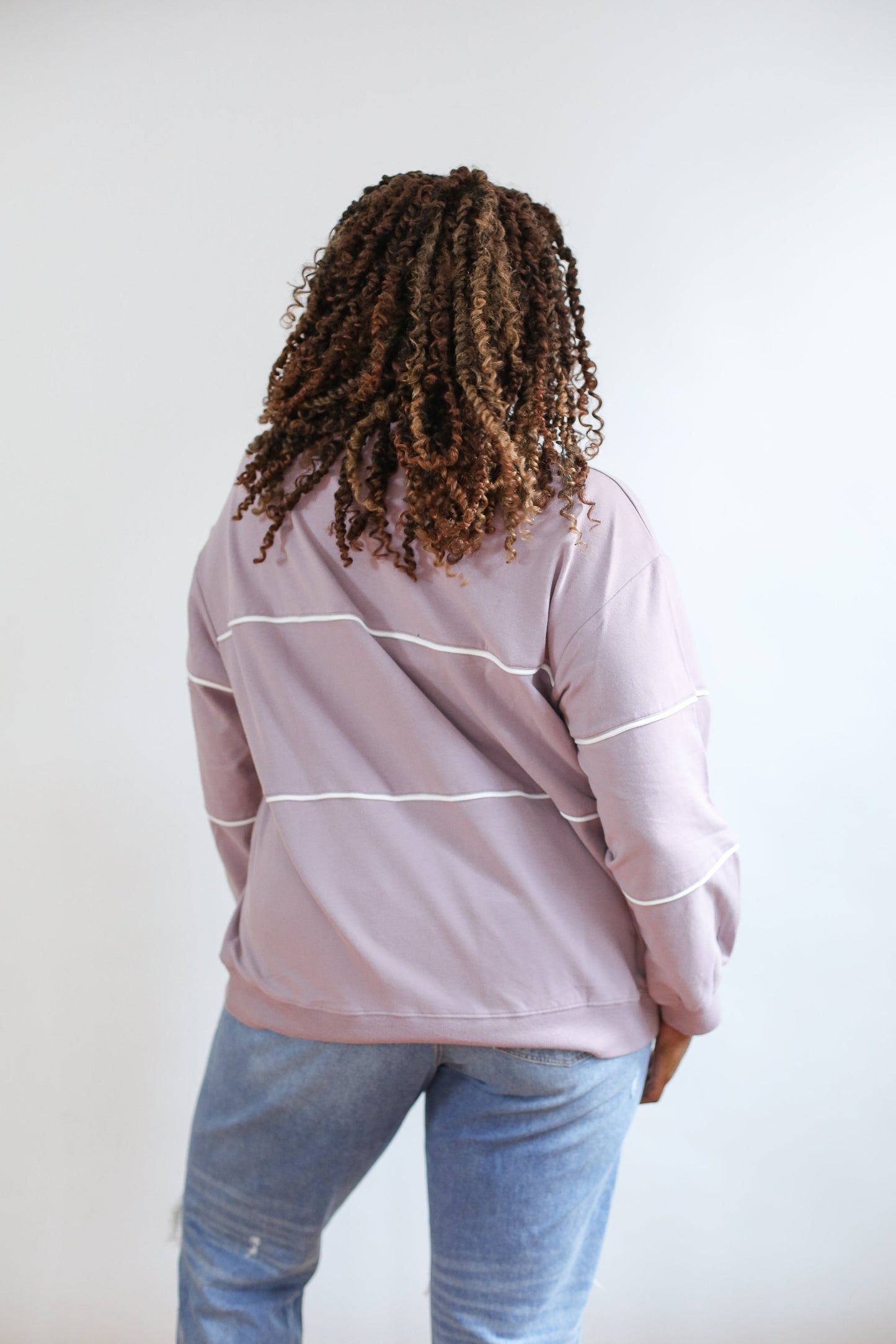 Movemama Relaxed Fit Invisible Zipper Breastfeeding Sweatshirt with Piping