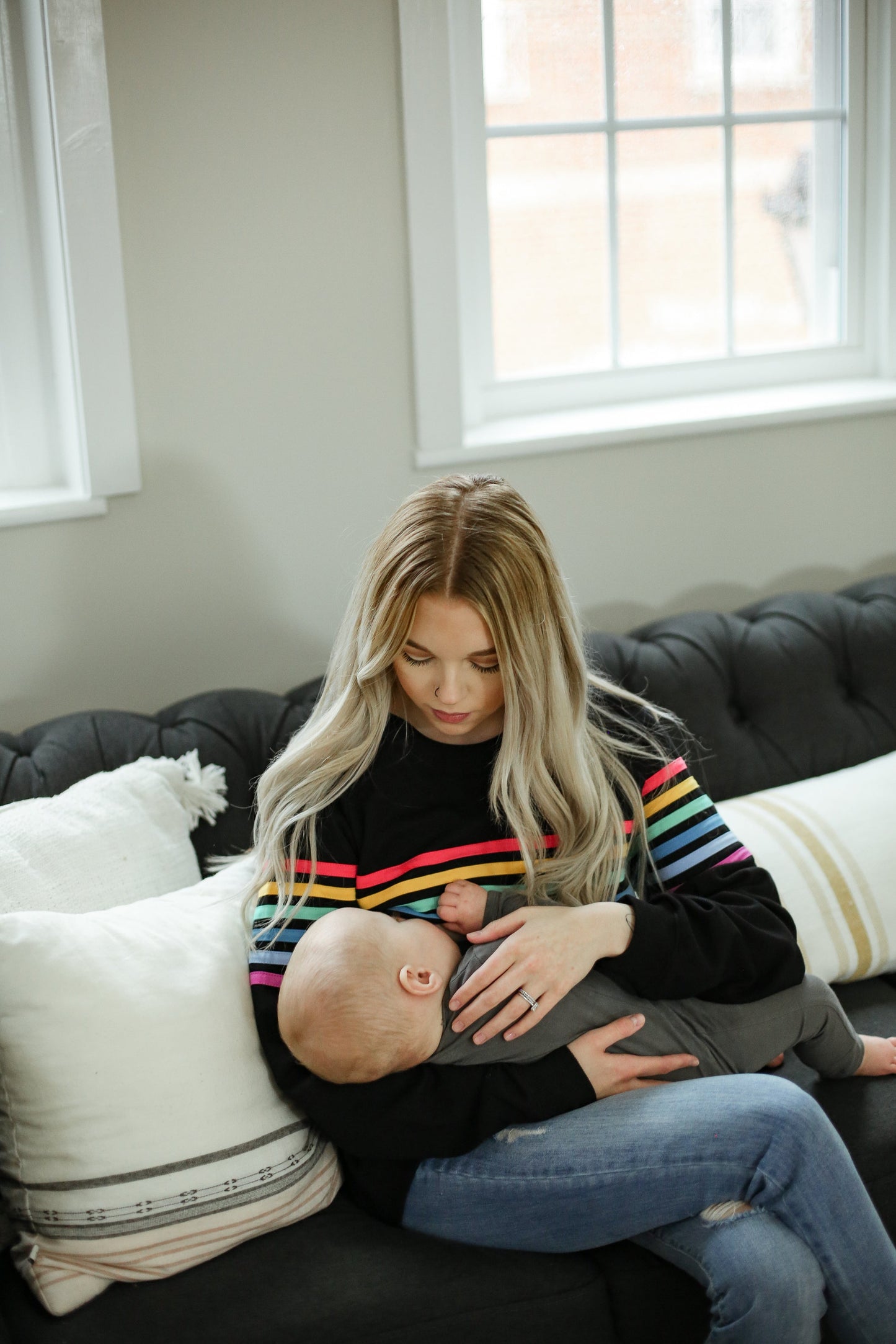 Movemama Six Stripe Invisible Zip Breastfeeding Sweatshirt