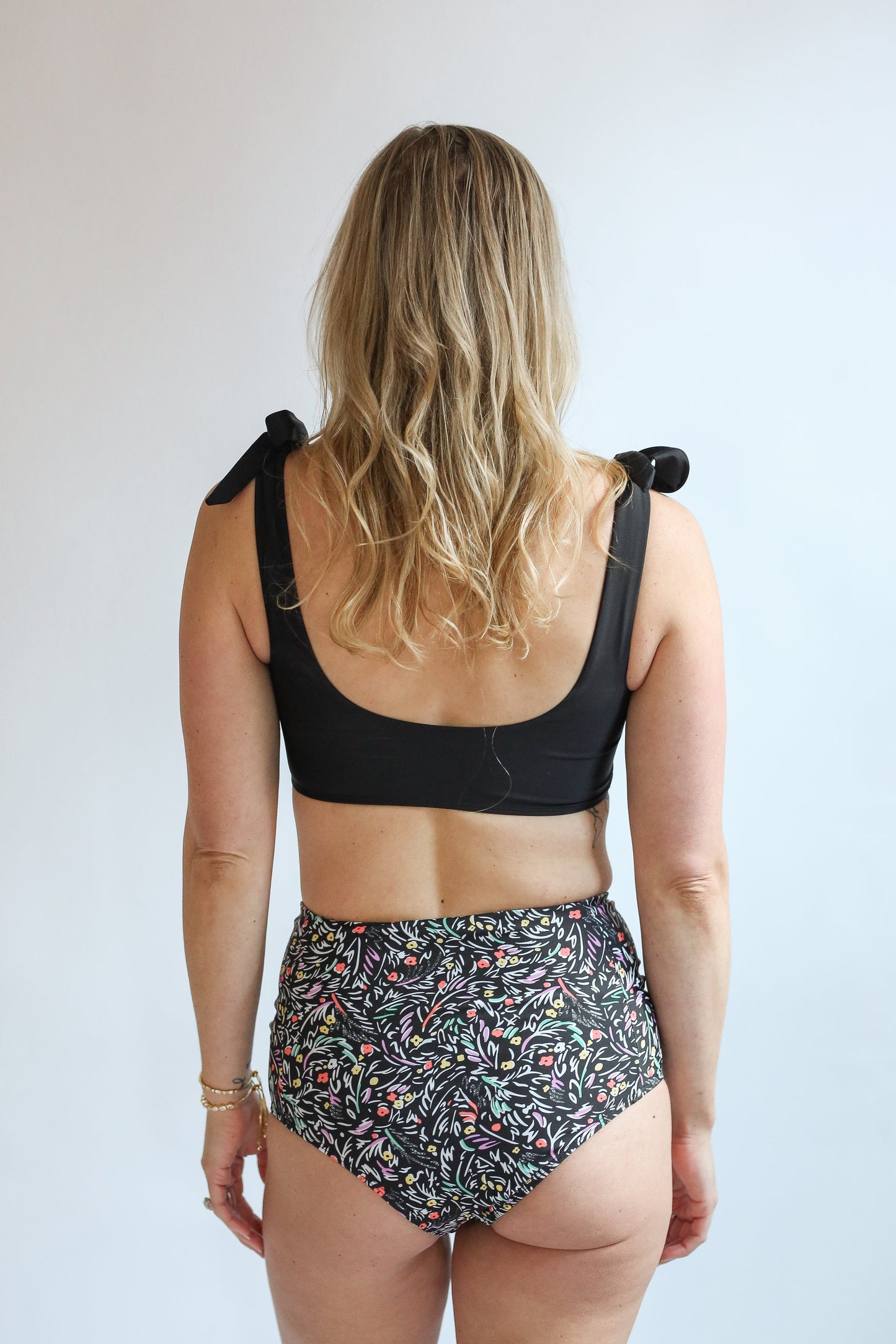 Movemama Moderate Coverage High Waist Bikini Bottoms