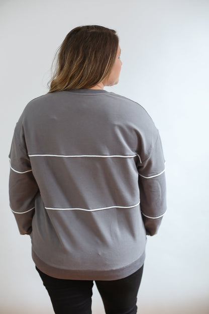 Movemama Relaxed Fit Invisible Zipper Breastfeeding Sweatshirt with Piping