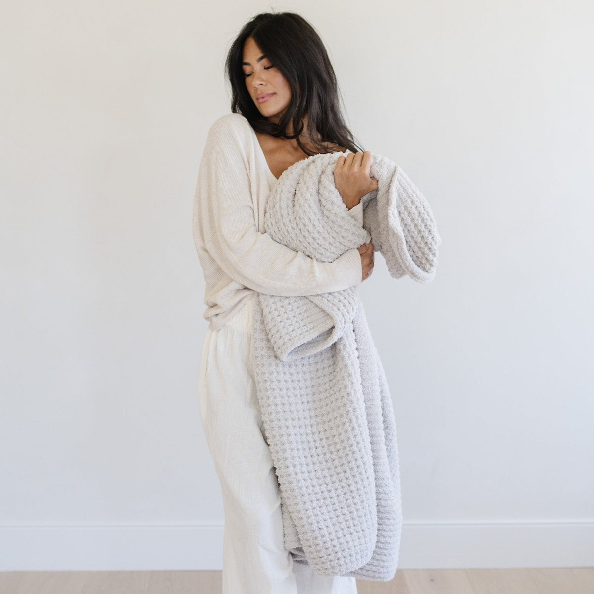 Saranoni Waffle Knit Throw Blankets
